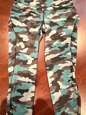 Lululemon Base Pace High-Rise Crop 23" Camo Leggings Green & Brown